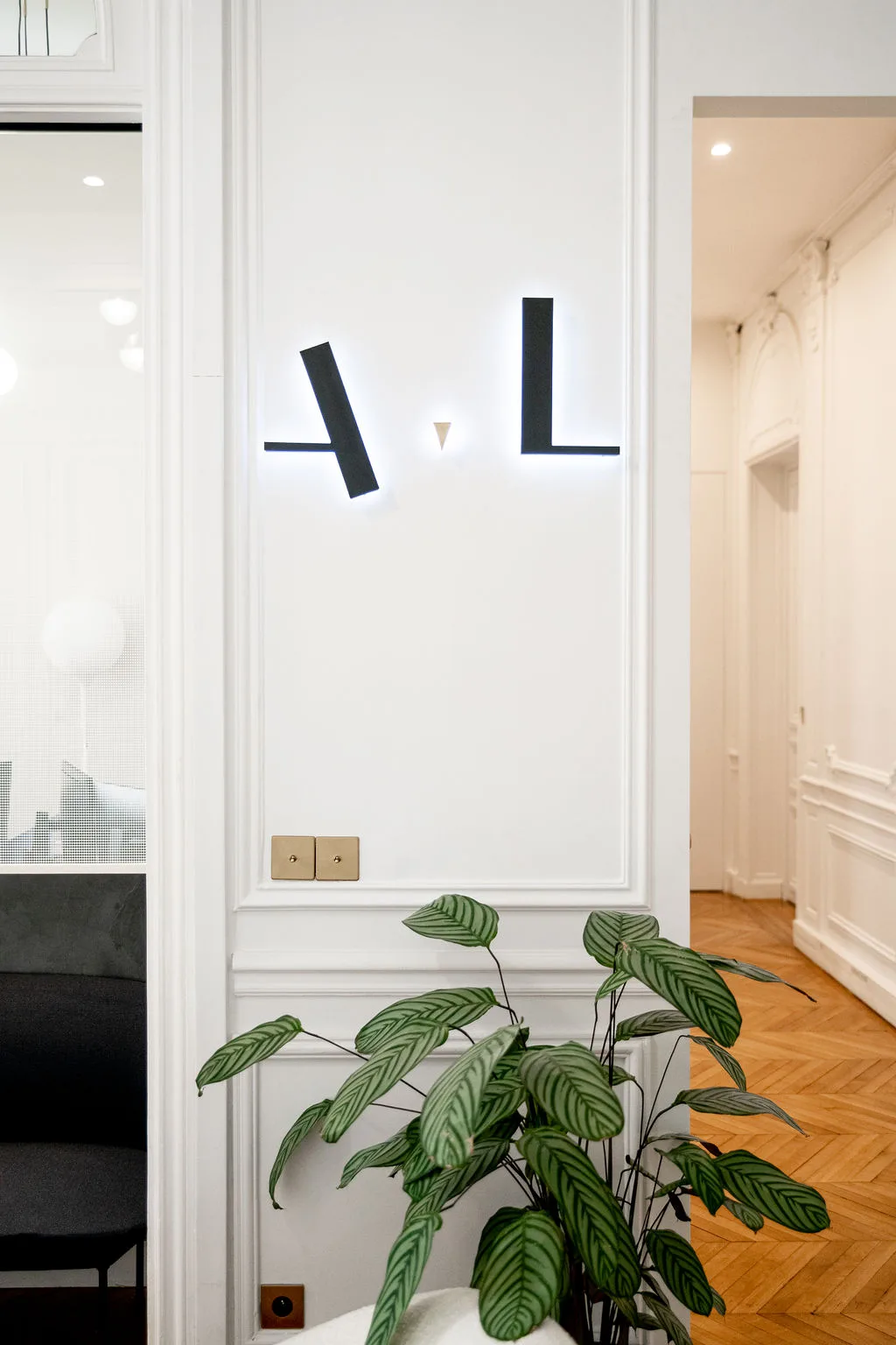 Accueil lumineux d'un cabinet d'avocats à Paris — Cabinet AL, photographe Jonathan Moyal
