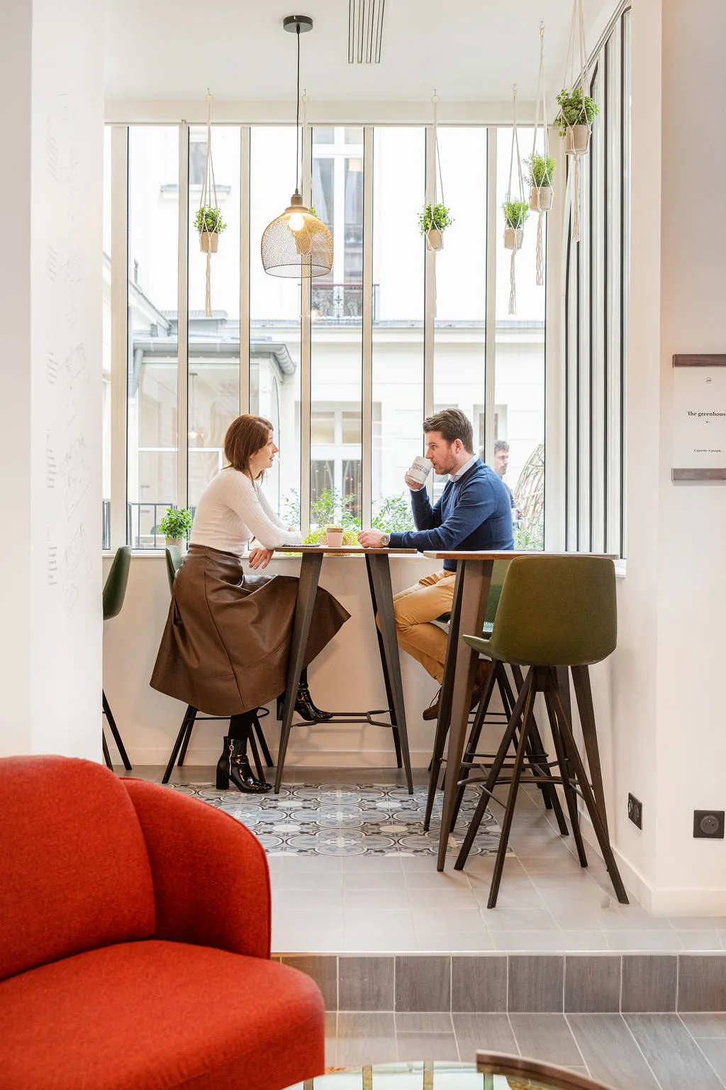 Bureaux professionnels, équilibre entre confort et fonctionnalité — Colonies (photographie d’intérieur)