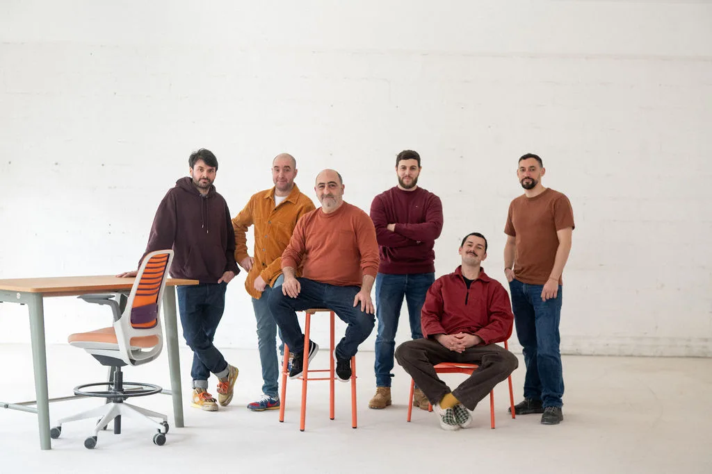 Portrait d'équipe corporate à Paris — photo de groupe d'une agence d'architecture, par Jonathan Moyal