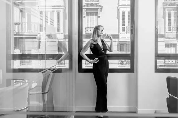 Claire — Portrait corporate — photo 4 sur 5, par Jonathan Moyal