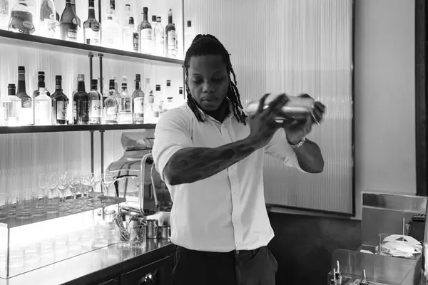 Singular – Soirée en hôtel particulier — photo 7 sur 9, par Jonathan Moyal