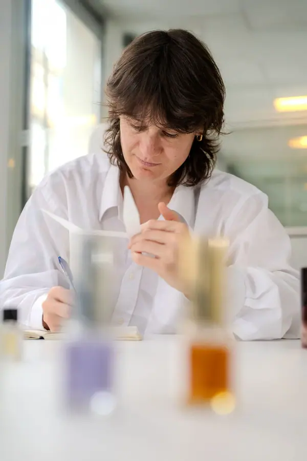 Agathe, parfumeuse — photo 9 sur 9, par Jonathan Moyal