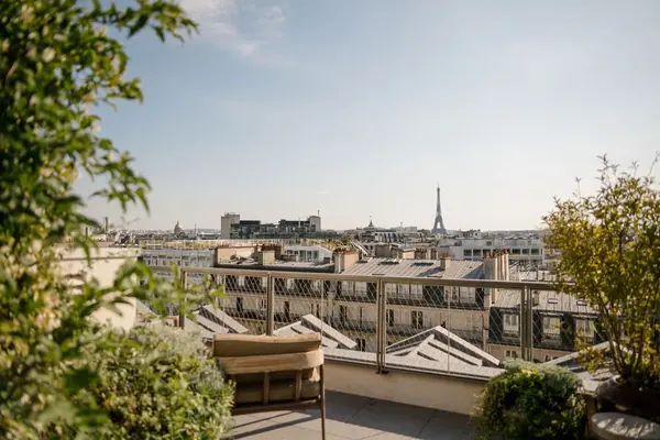 Singular — soirée sur un rooftop parisien — photo 3 sur 8, par Jonathan Moyal