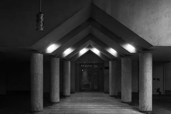 Paris brutaliste — photo 10 sur 11, par Jonathan Moyal