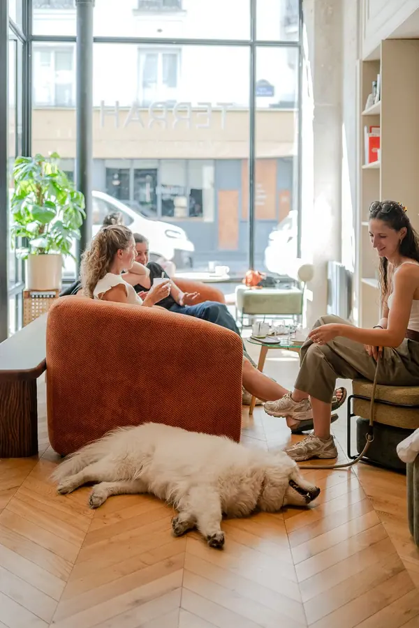 Terrah — reportage au salon de café — photo 10 sur 10, par Jonathan Moyal