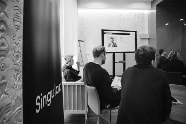 Singular — Table ronde — photo 8 sur 8, par Jonathan Moyal